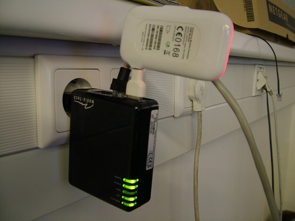 MediaTech 3g Wi-Fi router konnektorban